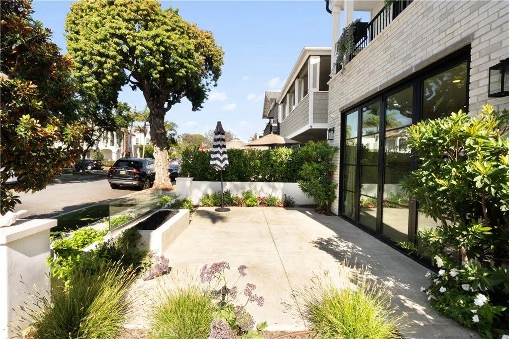 Photo of 616 Acacia Ave, Corona Del Mar, CA 92625 (MLS # NP25246902)