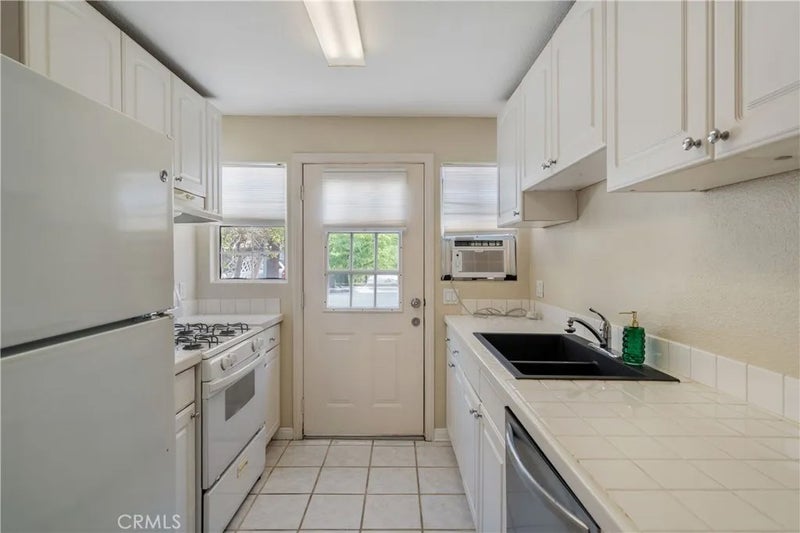 2707 S El Camino Real