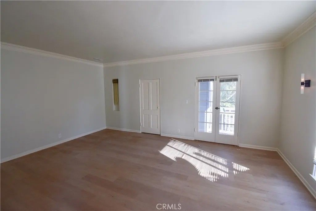 Photo of 433 S Roxford #1/2, Beverly Hills, CA 90212 (MLS # GD26013270)