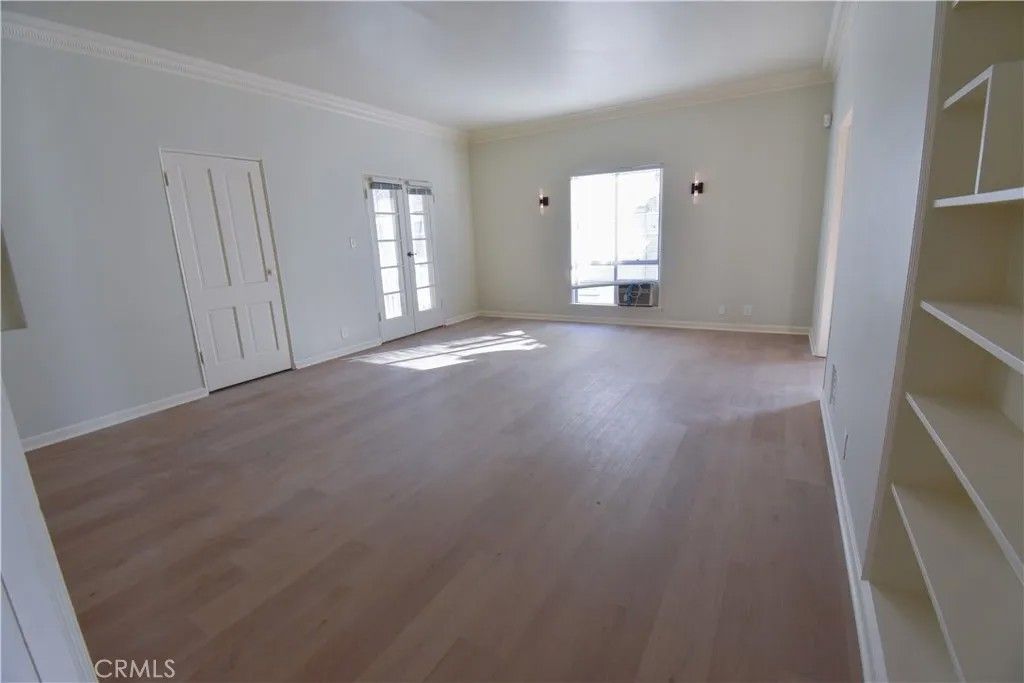 Photo of 433 S Roxford #1/2, Beverly Hills, CA 90212 (MLS # GD26013270)