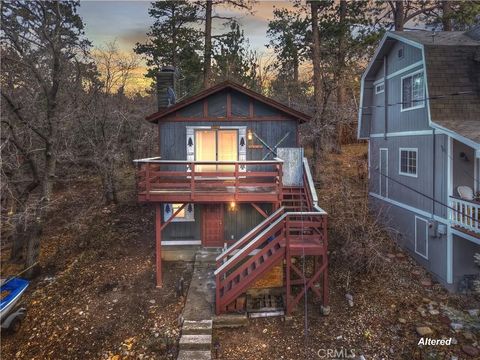 Photo of 245 Vista Ln, Sugarloaf, CA 92386 (MLS # IG26003809)