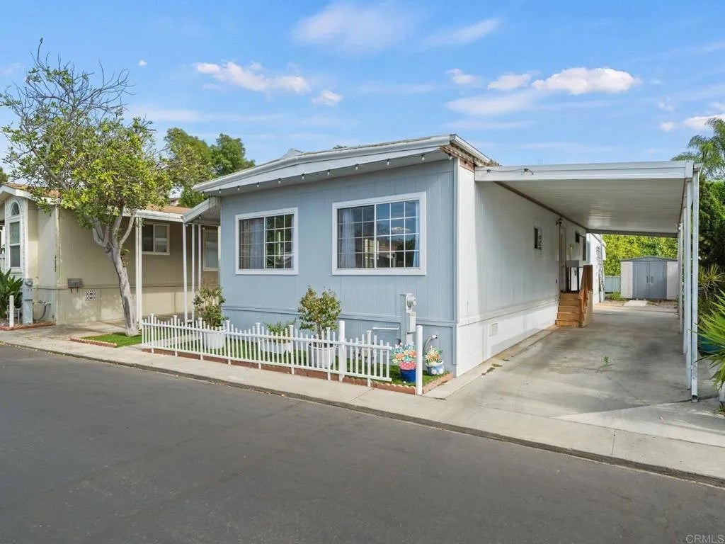 4820 Old Cliffs Rd San Diego, CA 92120