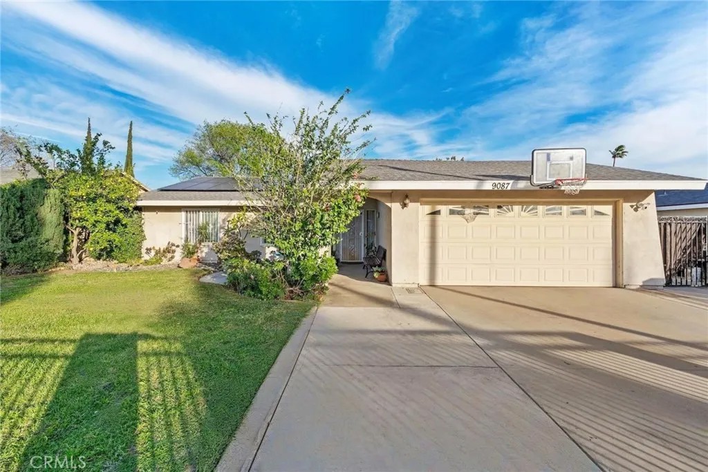 9087 Rosecrest