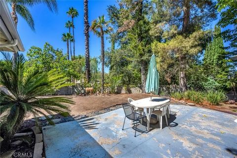 Tiny photo for 22051 Mulholland Way, Woodland Hills, CA 91364 (MLS # SR25249072)