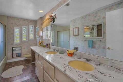 Tiny photo for 22051 Mulholland Way, Woodland Hills, CA 91364 (MLS # SR25249072)