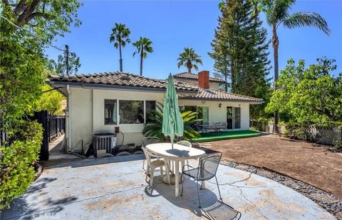 Tiny photo for 22051 Mulholland Way, Woodland Hills, CA 91364 (MLS # SR25249072)