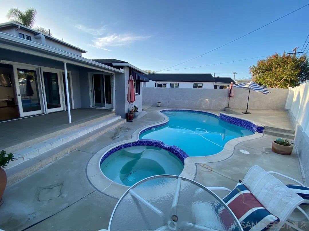 4917 Rockford Dr