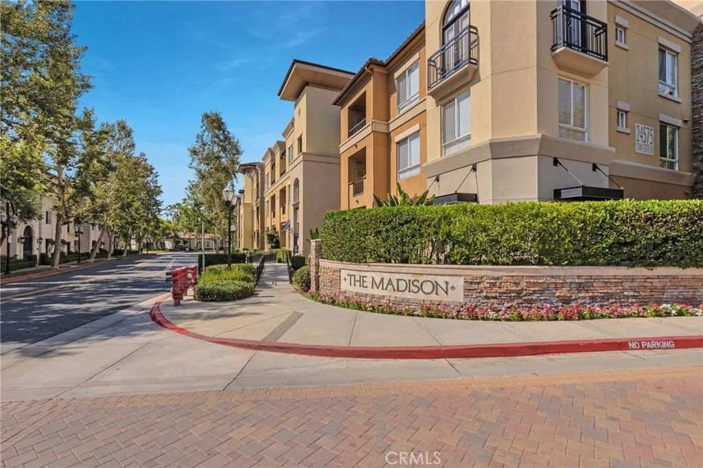 Photo of 24535 Town Center Drive #6403, Valencia, CA 91355 (MLS # SR26003200)