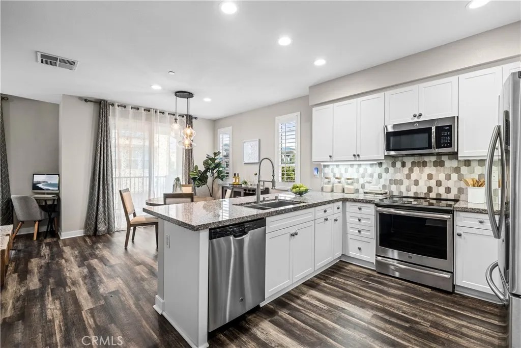619 West Foothill Boulevard 50