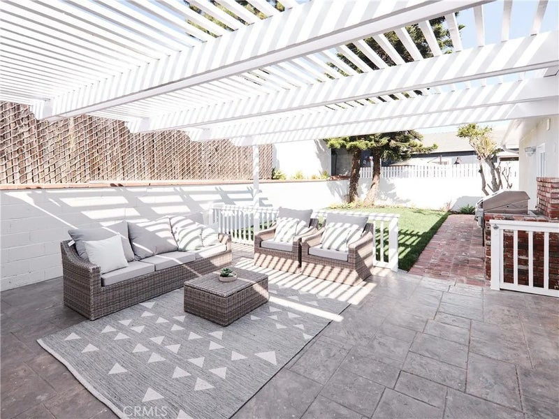 303 E Walnut