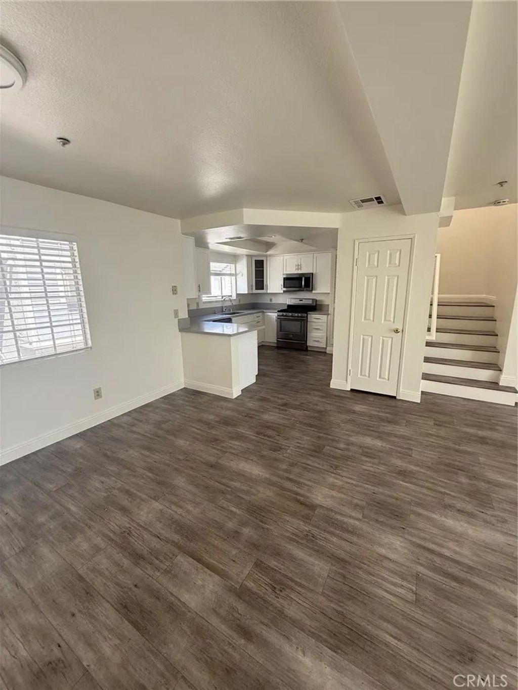 Photo of 15642 Pasadena Ave, Tustin, CA 92780 (MLS # SB25236106)