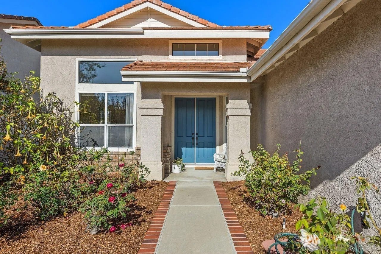 4887 Glenhollow