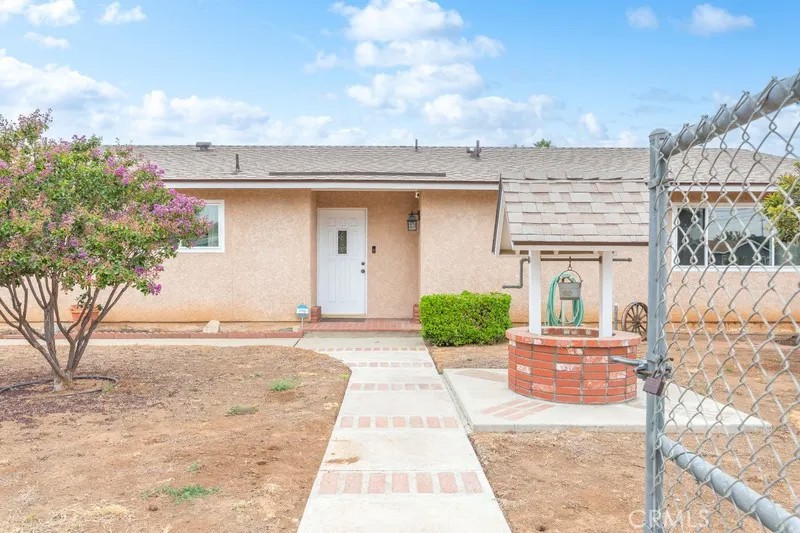 5615 Tomal Lane