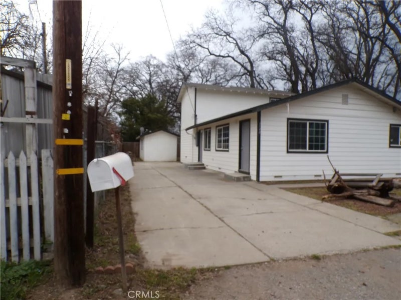 3740 Mullen