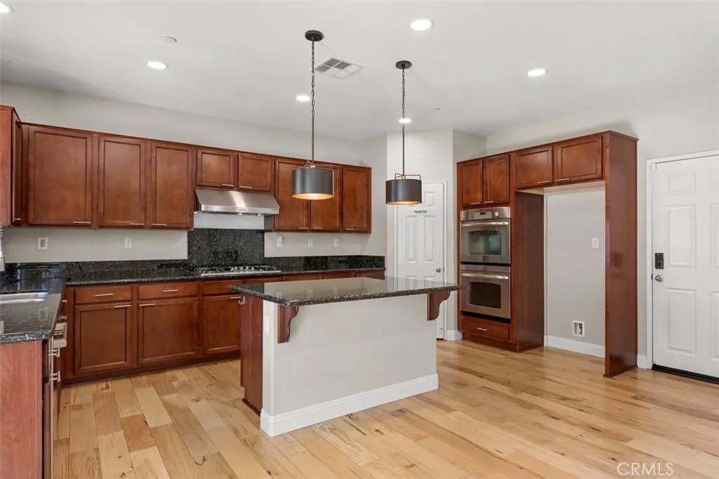 Photo of 27425 Blackstone Rd, Temecula, CA 92591 (MLS # SW26124892)