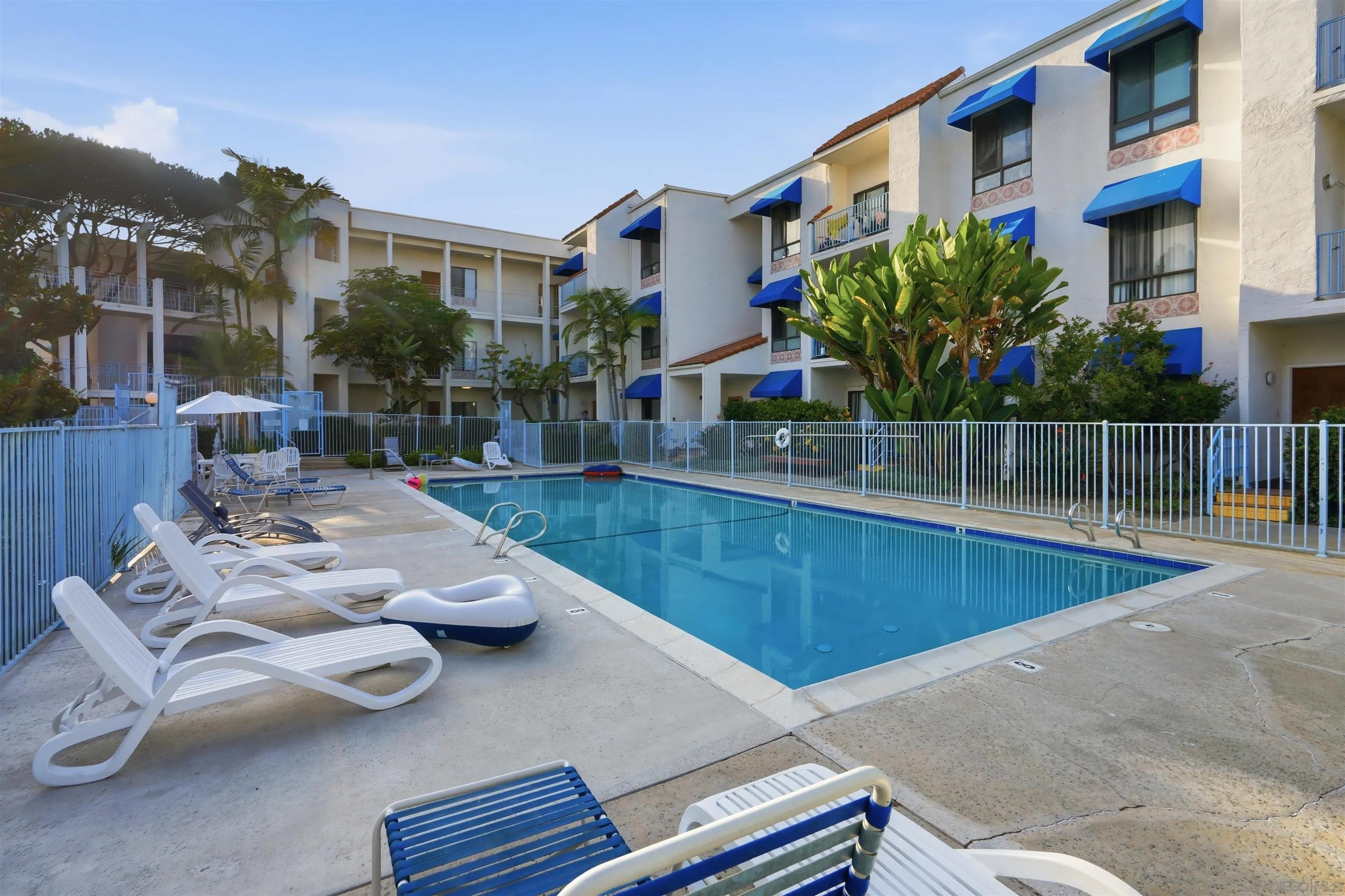 8310 Regents Rd 3H