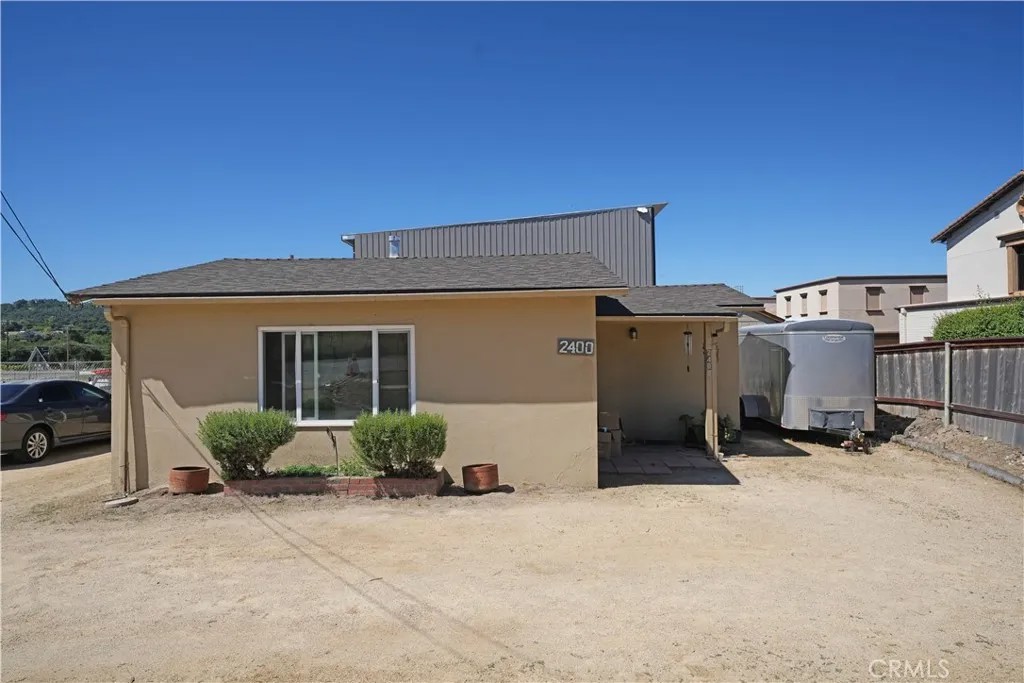 2400 El Camino Real