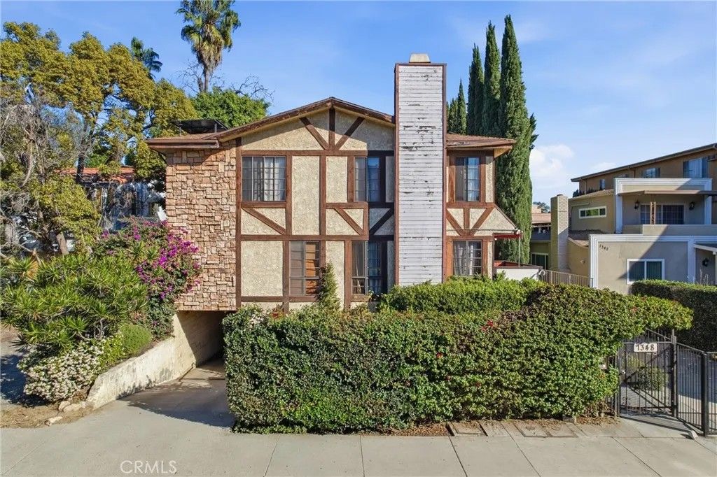 Photo of 1348 N Orange Drive #4, Los Angeles, CA 90028 (MLS # SR25280362)