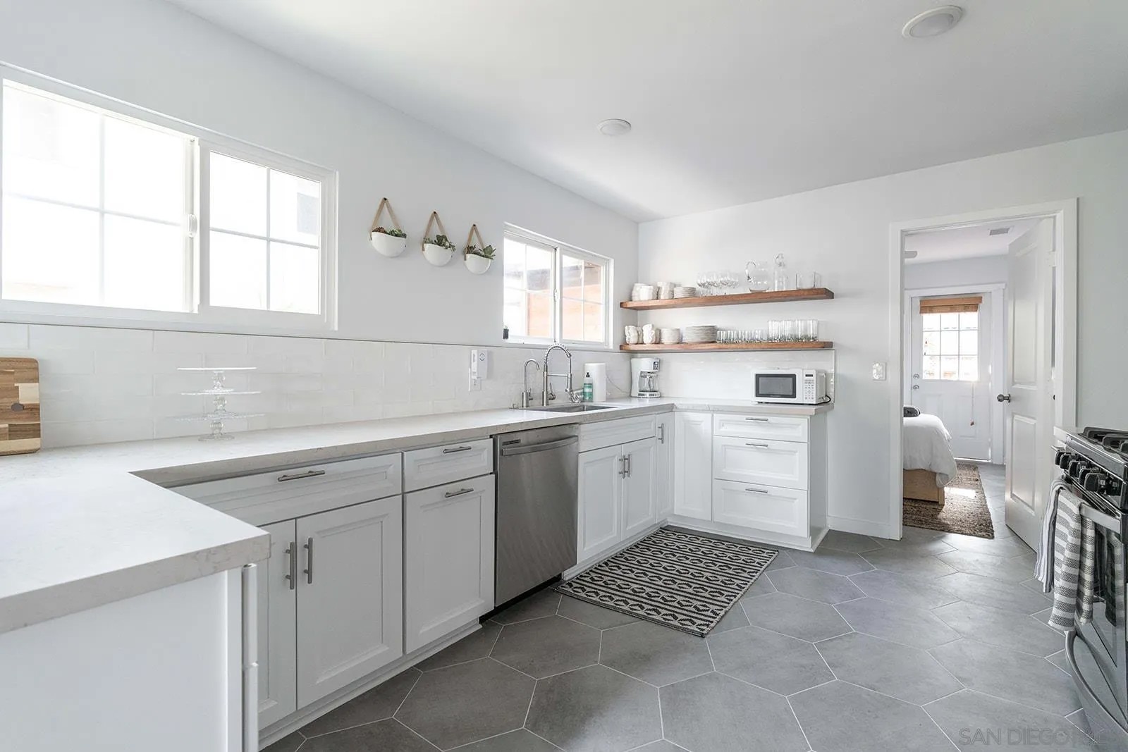 4851 Narragansett Ave