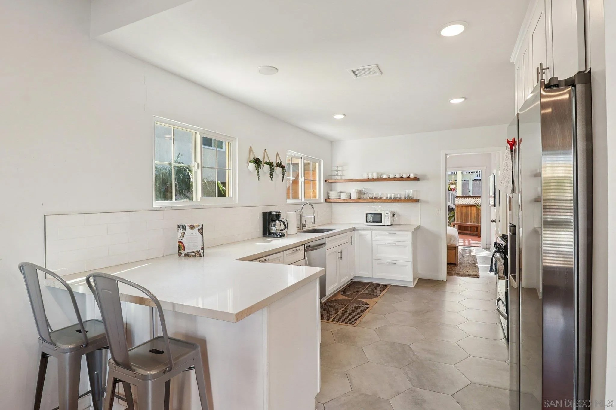 4851 Narragansett Ave