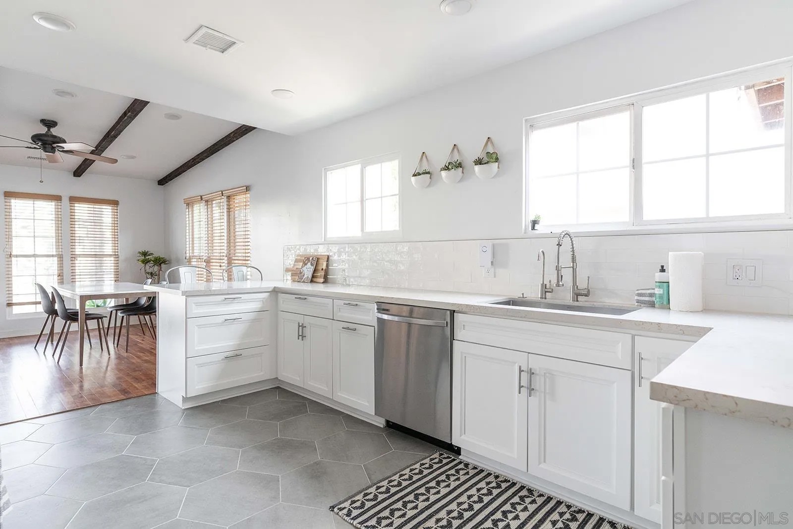 4851 Narragansett Ave