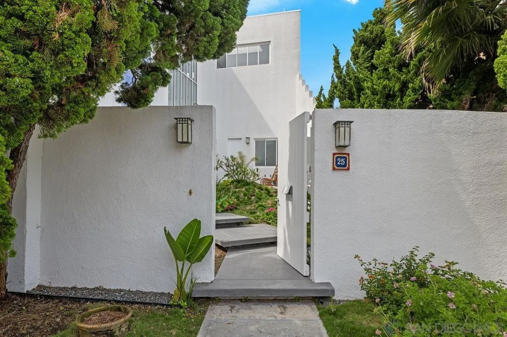 Photo of 25 Green Turtle Rd, Coronado, CA 92118 (MLS # 260008612)