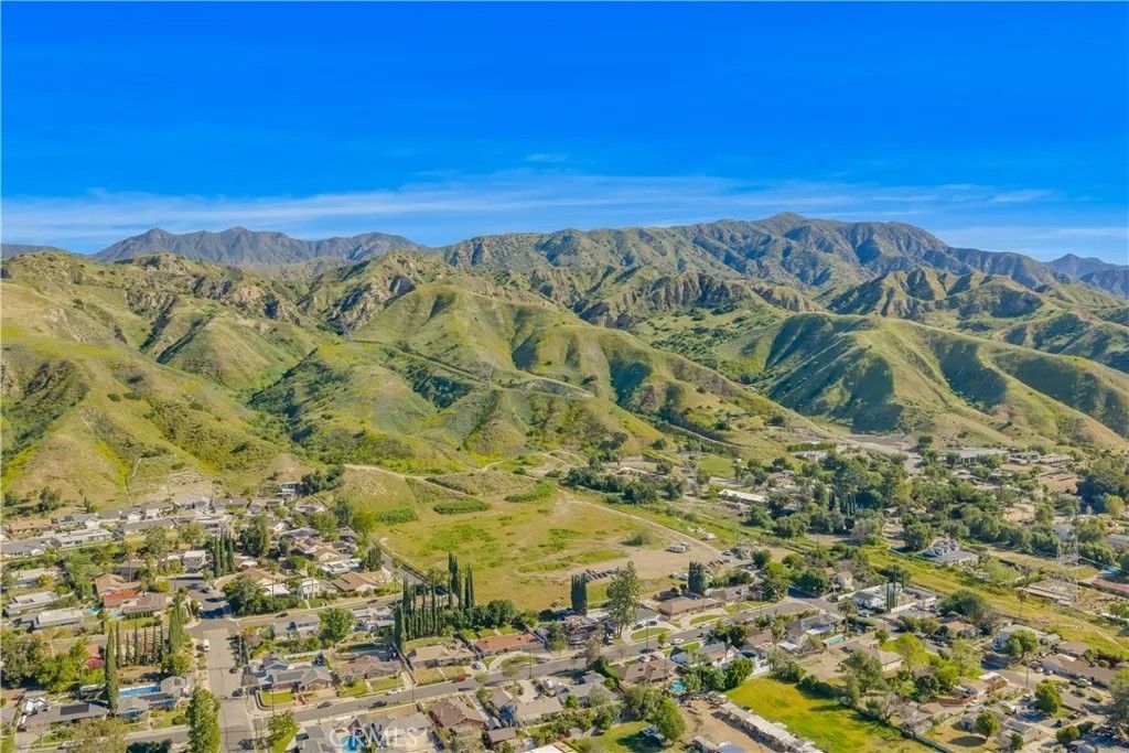 Photo of 11326 Wheatland, Los Angeles, CA 91342 (MLS # GD26060988)