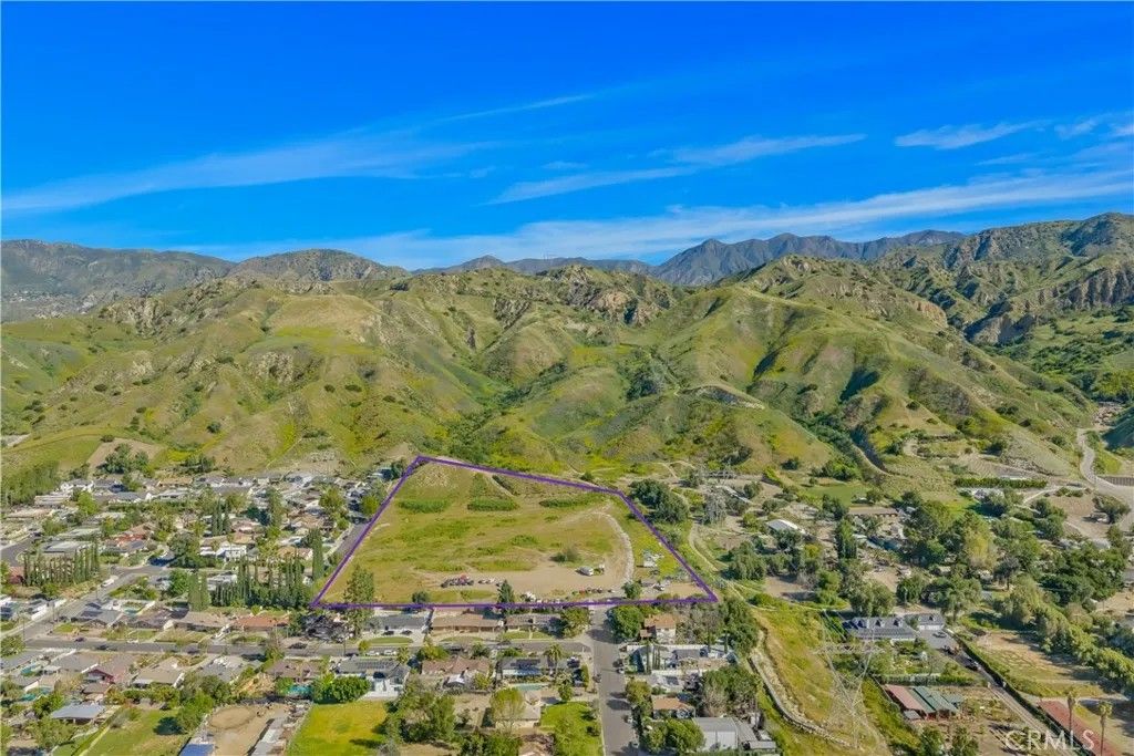 Photo of 11326 Wheatland, Los Angeles, CA 91342 (MLS # GD26060988)