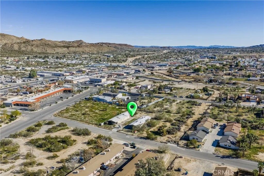 Photo of 7389 Bannock Trail, Yucca Valley, CA 92284 (MLS # SR25276607)