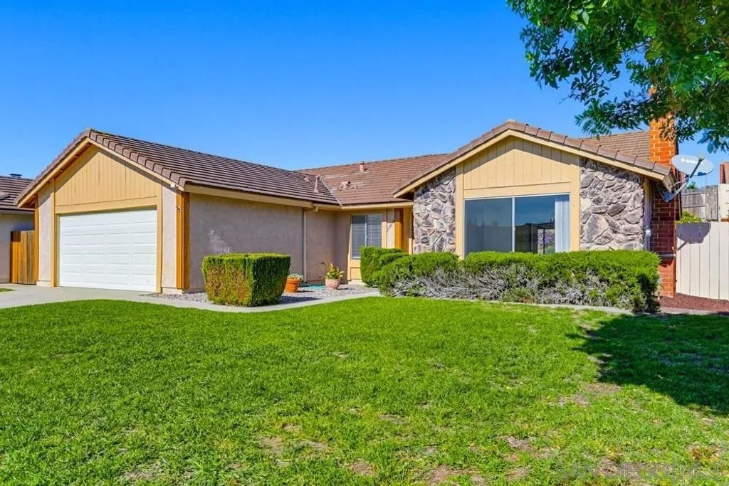 Photo of 12878 elmfield Lane, Poway, CA 92064 (MLS # 260007794)