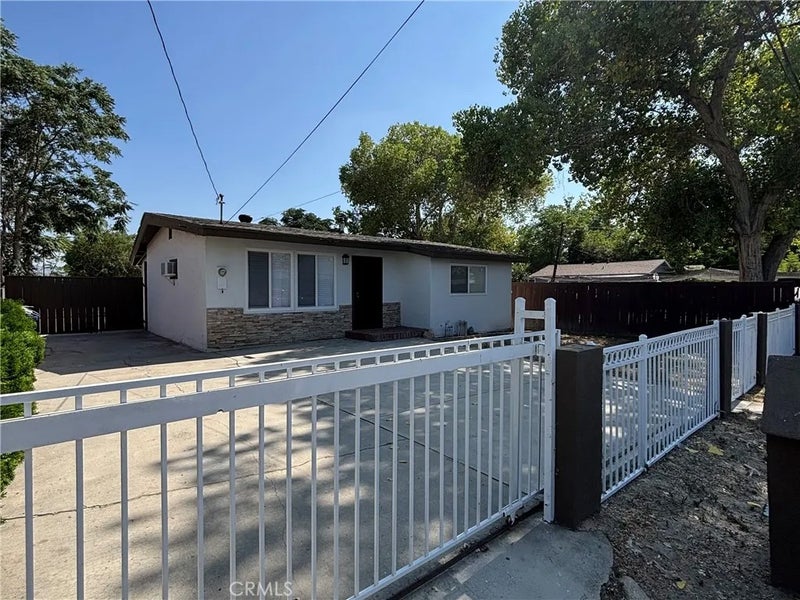 885 San Jacinto