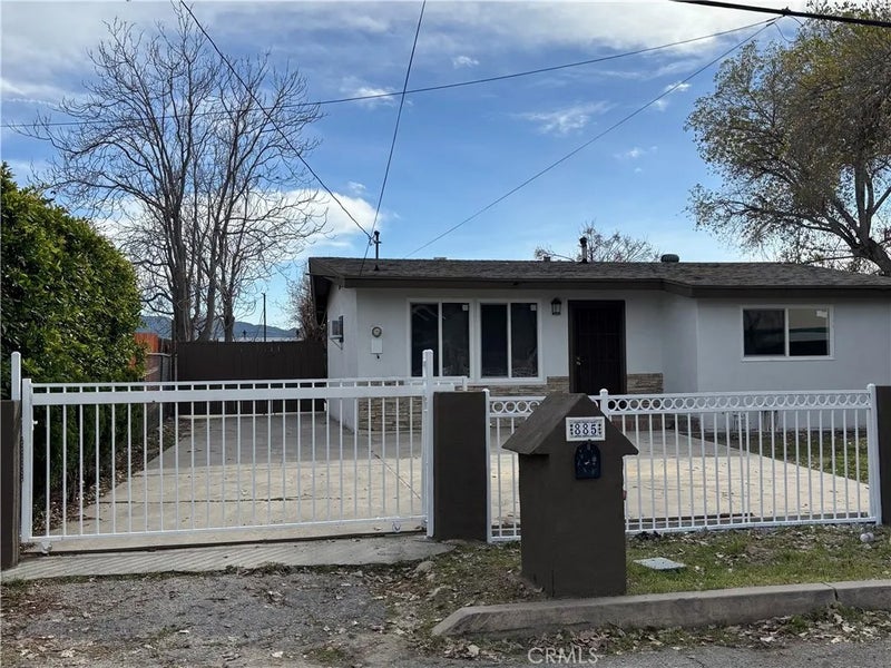 885 San Jacinto