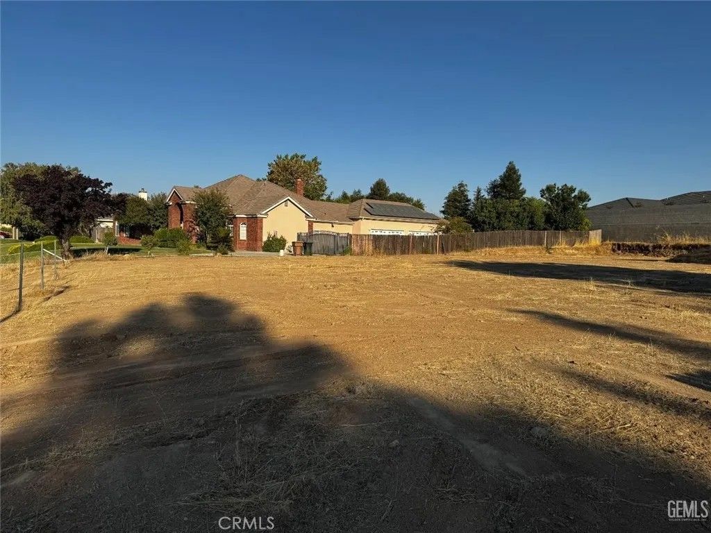 Photo of 12103 Vista Montana Dr, Bakersfield, CA 93306 (MLS # SR26074431)