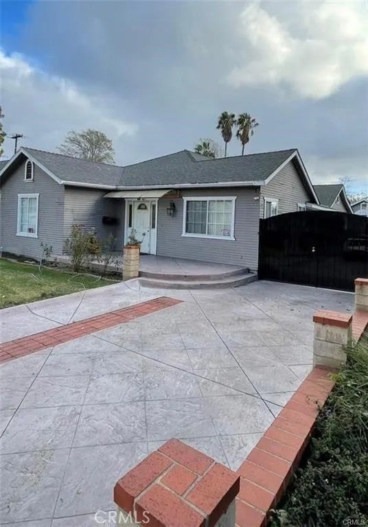 326 E Bishop