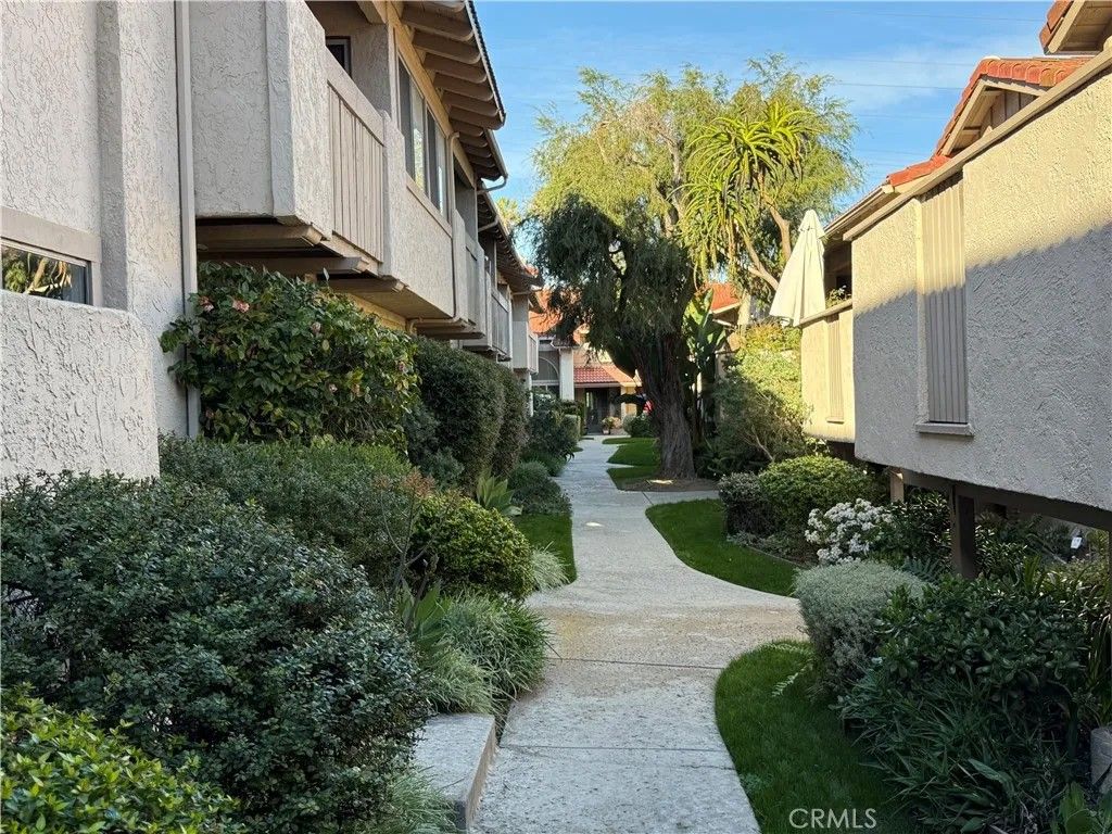 Photo of 2352 Altisma Way #4, Carlsbad, CA 92009 (MLS # IV26011663)