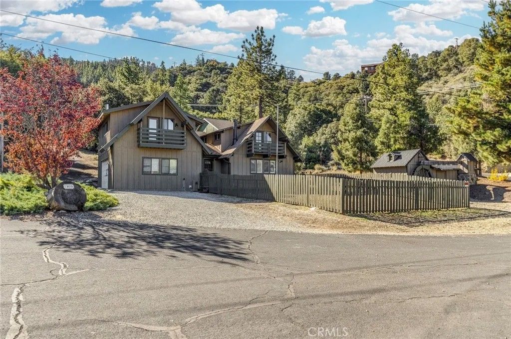 Photo of 1809 Pioneer Way, Pine Mountain Club, CA 93222 (MLS # SR25252000)