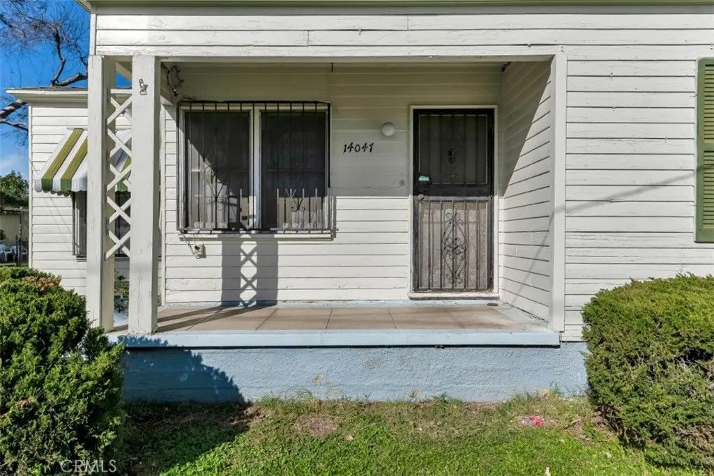 Photo of 14047 Herron Street, Sylmar, CA 91342 (MLS # SR26014334)