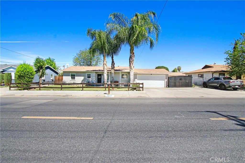 Photo of 40796 E Whittier AVE, Hemet, CA 92544 (MLS # SW26067345)