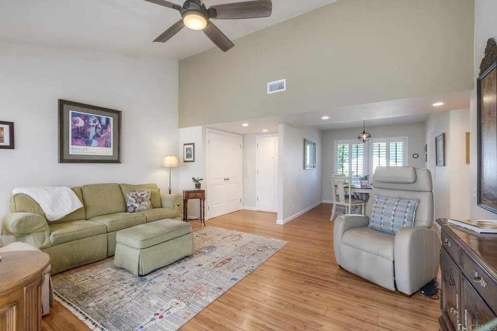 3755 Vista Campana N 6
