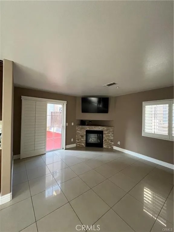 13775 Glenoaks 8