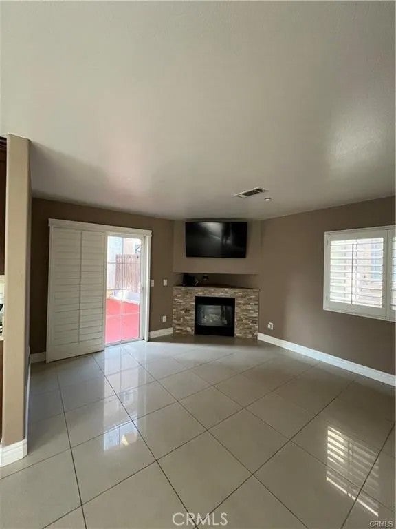 13775 Glenoaks 8