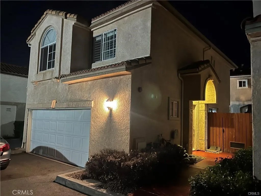 13775 Glenoaks 8