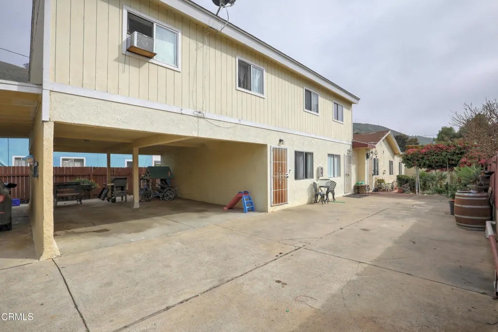 154 El Medio Street