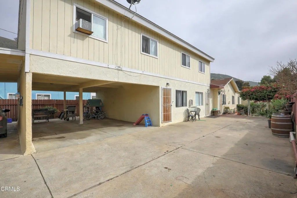 Photo of 154 El Medio Street, Ventura, CA 93001 (MLS # V1-35519)