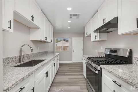 Tiny photo for 2612 Van Buren Place, Bakersfield, CA 93314 (MLS # NS25243829)