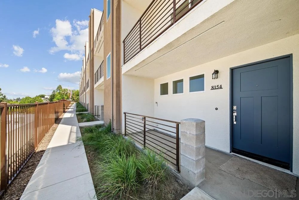8154 Golden Ave