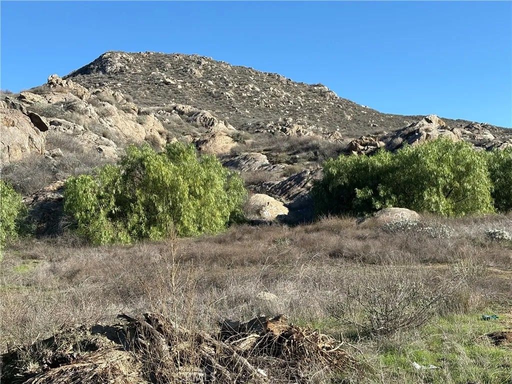 Photo of 32302 Highway 74, Hemet, CA 92545 (MLS # SW25270420)