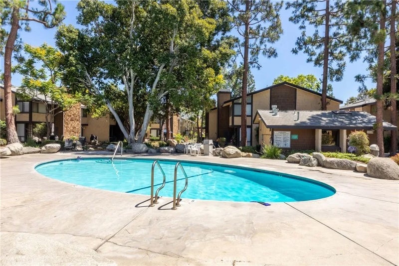 12750 Centralia 81