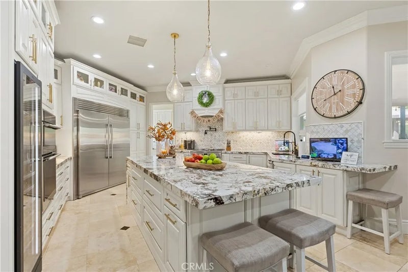 38580 Celine Cove