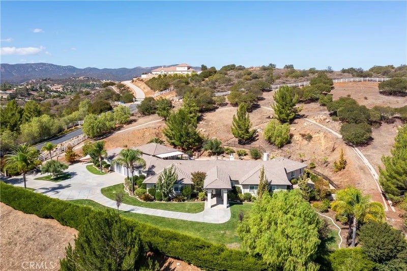 38580 Celine Cove